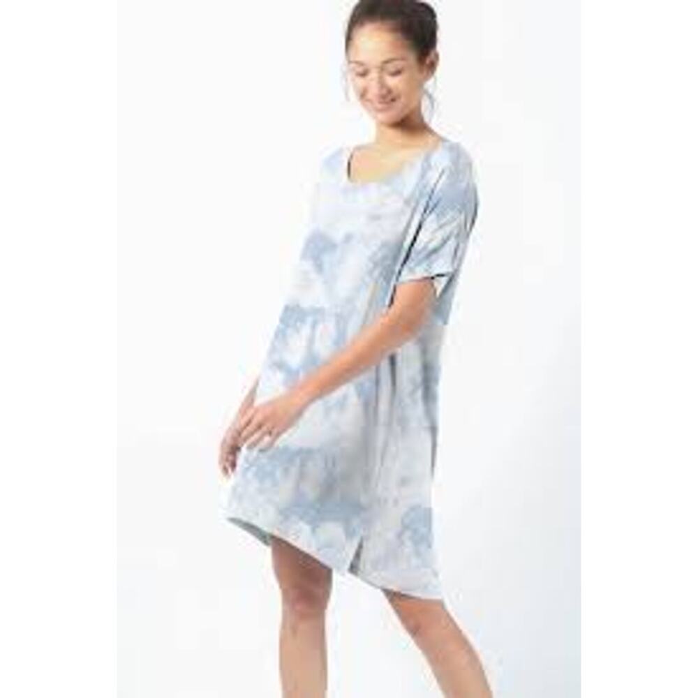 Andree by Unit Blue Sky Tie Dye Wide V-Neck Oversized Flowing Tunic